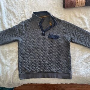 Patagonia Quilted Snap Pullover Sweatshirt in Charcoal Gray with Navy Accents